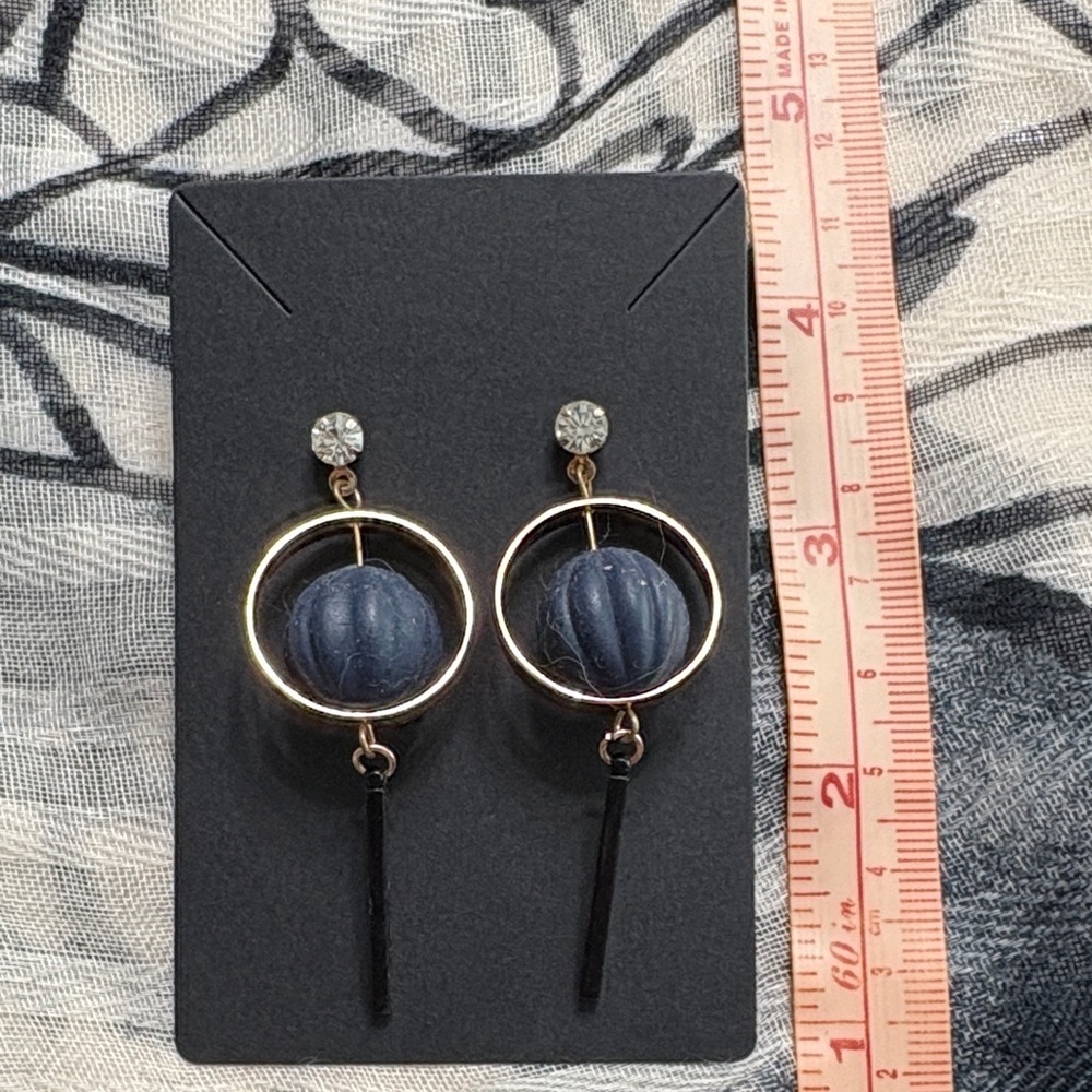 🖤Gold and Blue Bead Earrings🖤